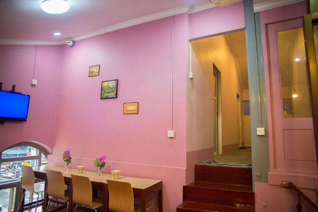 The Sat Yangon Pansiyon Dış mekan fotoğraf