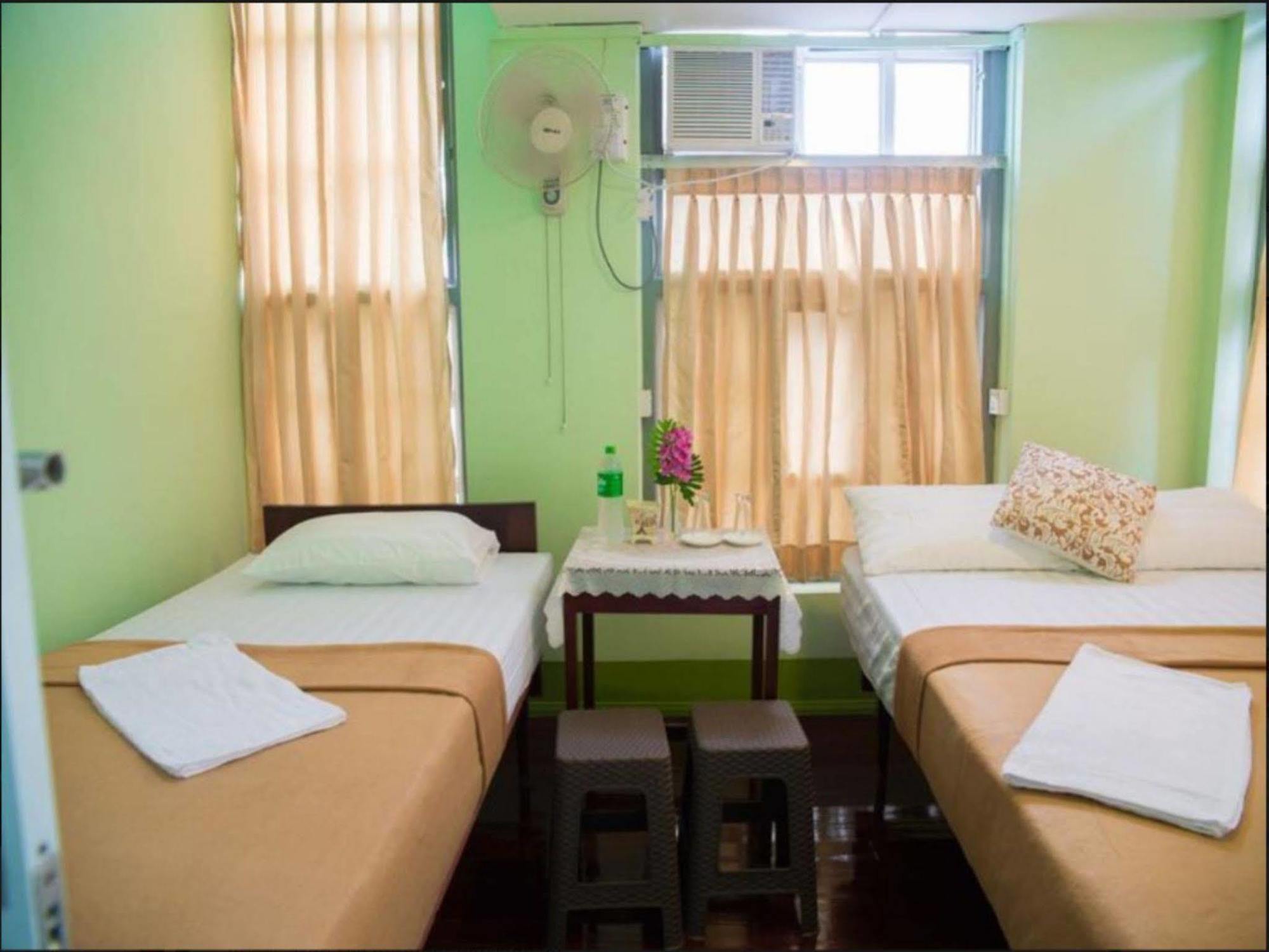 The Sat Yangon Pansiyon Dış mekan fotoğraf