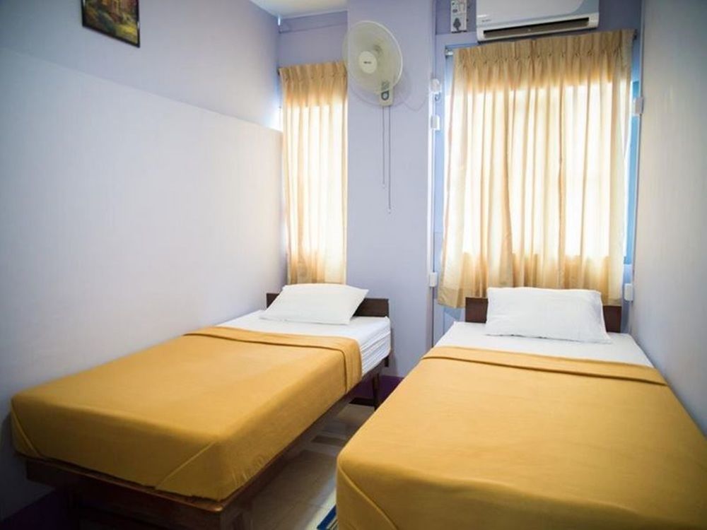 The Sat Yangon Pansiyon Dış mekan fotoğraf