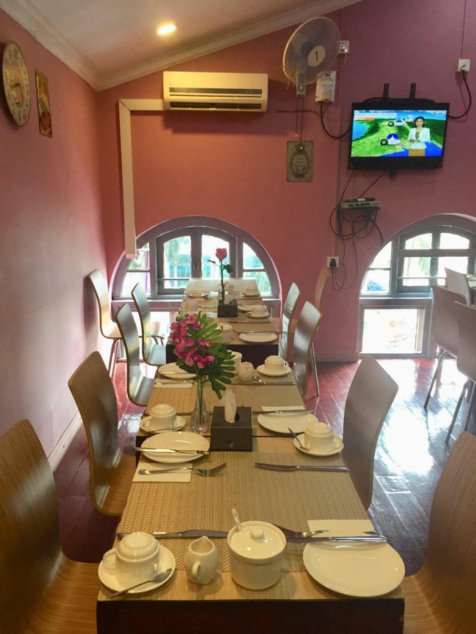 The Sat Yangon Pansiyon Dış mekan fotoğraf