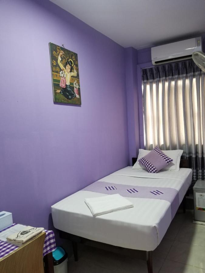 The Sat Yangon Pansiyon Dış mekan fotoğraf