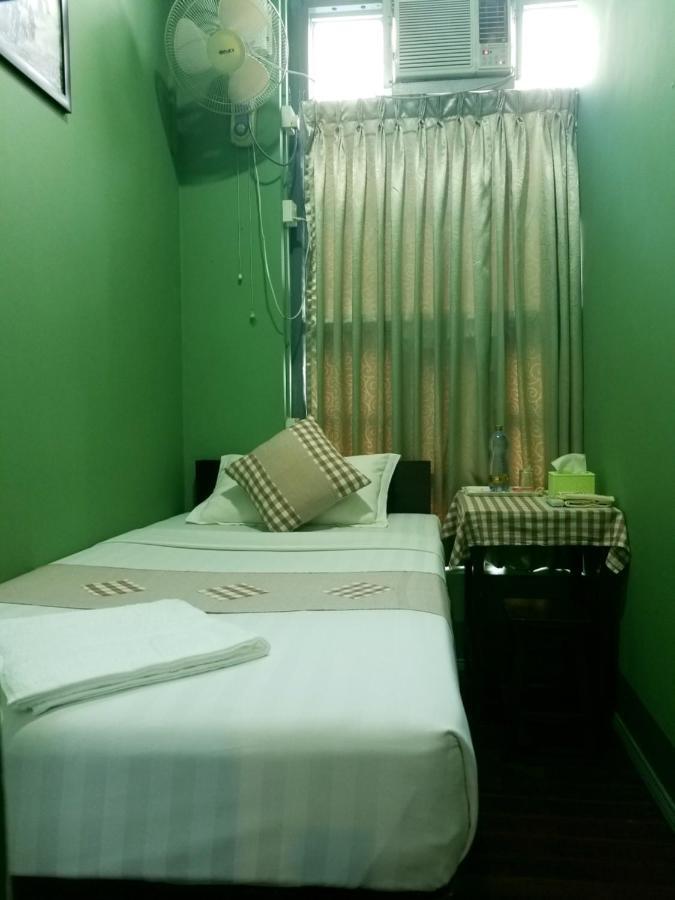 The Sat Yangon Pansiyon Dış mekan fotoğraf